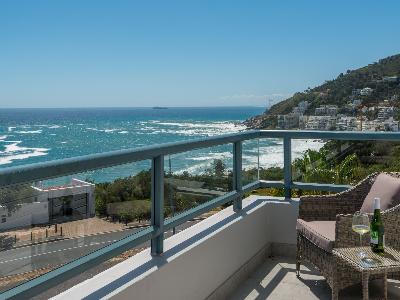 To Let 3 Bedroom Property for Rent in Camps Bay Western Cape